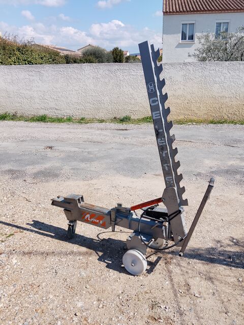Saisiequerre carrossier tirage ssez le titre de votre objet. 750 Saint-Jean-de-Fos (34)