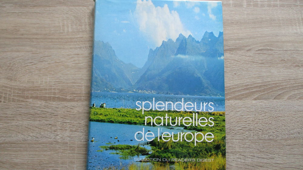 Livre &quot;Splendeurs naturelles de l'Europe&quot;. Livres et BD
