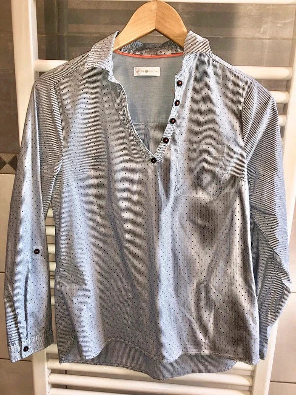 Chemise Cache Cache taille S en parfait &eacute;tat &agrave; 10 euros
Vtements