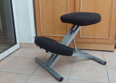 sige  genoux 25 Istres (13)