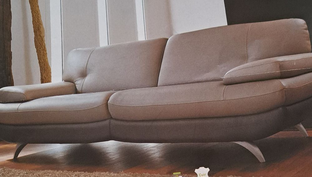 Canap&eacute; en cuir de mobilier de France Meubles