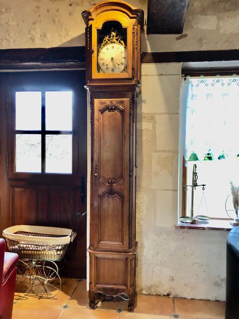 Horloge droite ancienne  200 Saint-Romain-sur-Cher (41)