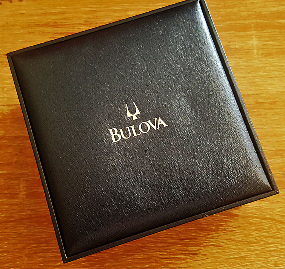 Montre plaqu&eacute; or marque Bulova avec certificat origine 
Bijoux et montres