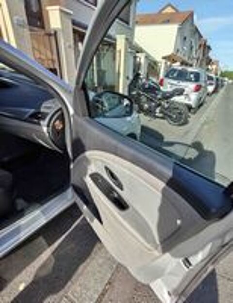 M&eacute;gane III RENAULT MEGANE III 1.6 110 ETHANOL AUTHENTIQUE 2011 occasion 93430 Villetaneuse