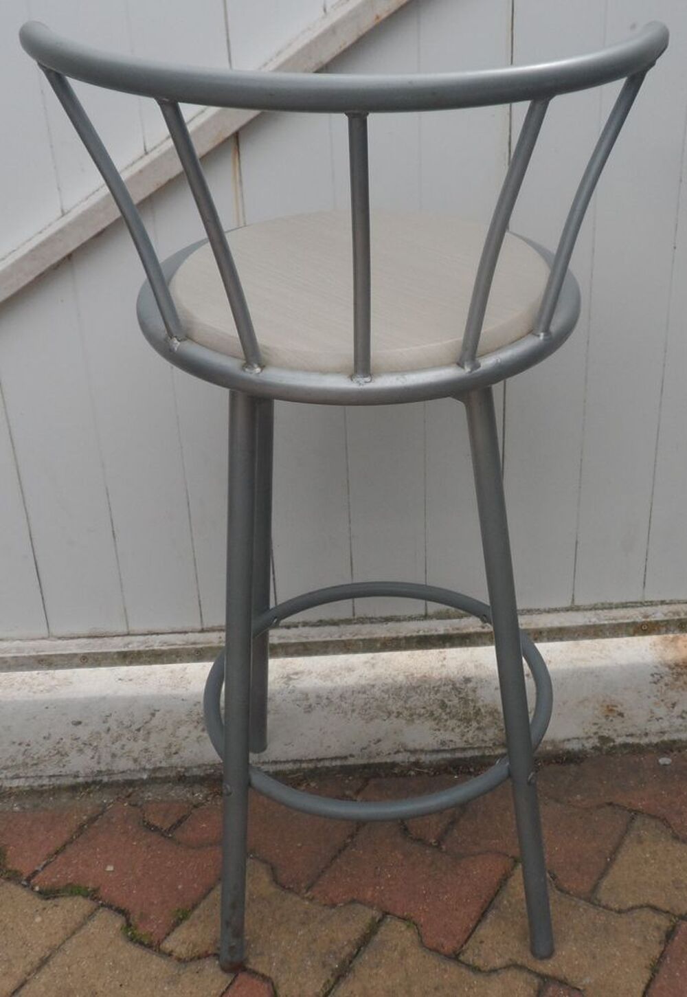 2 Chaises hautes m&eacute;tal assise en bois tournant sur roulement Cuisine