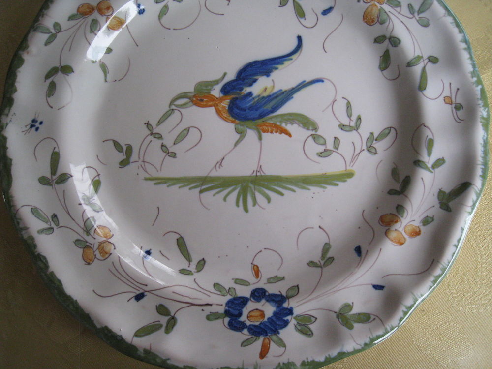 Assiette "Ibis" fa&iuml;ence De Matres Tolosane , Moustier Décoration