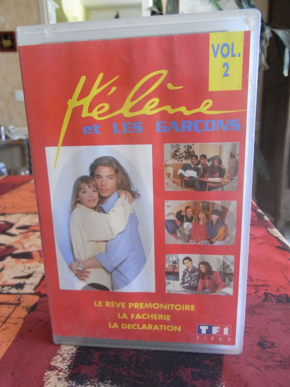 VHS H&eacute;l&eacute;ne et les garcons Vol 2 Photos/Video/TV
