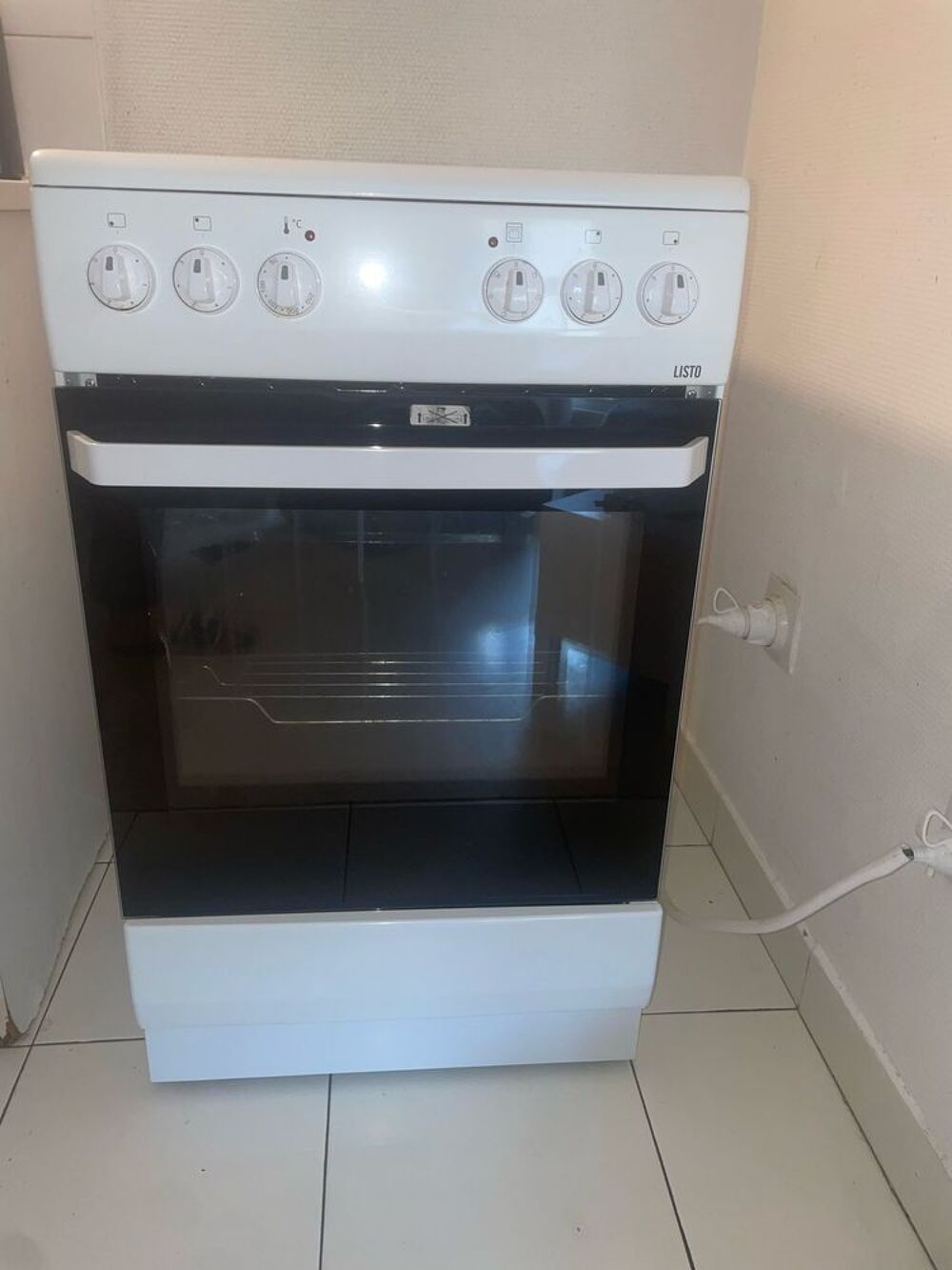 Cuisini&egrave;re vitroc&eacute;ramique Listo CV5060 L4b
Electroménager