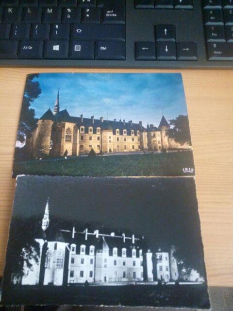 LOT DE DEUX CARTES POSTALES LE CHATEAU DE LAPALISSE 10 Levainville (28)