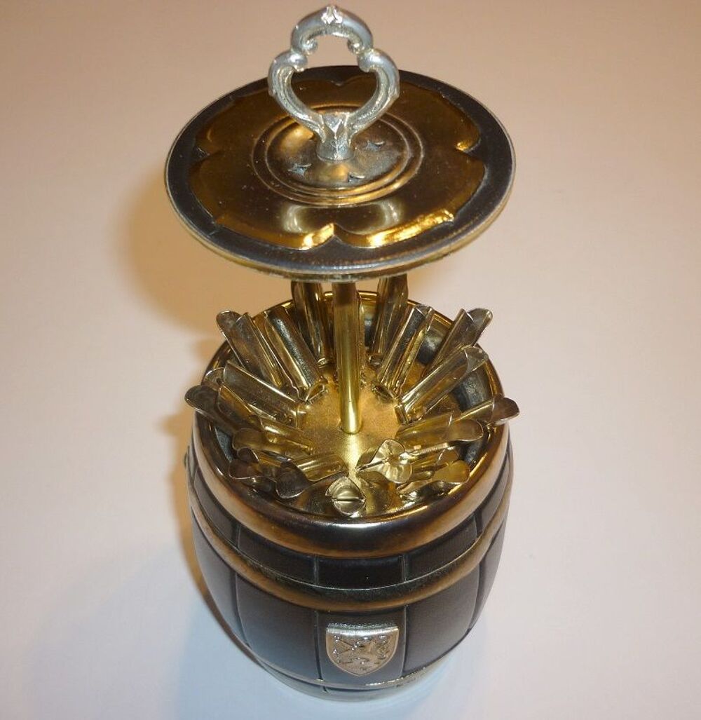 DISTRIBUTEUR porte CIGARETTES forme tonneau (Ann&eacute;es 60/70) Décoration
