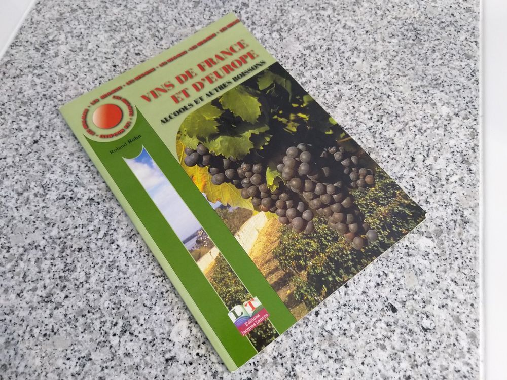 Livres "Les vins de France et d'Europe"
Bricolage