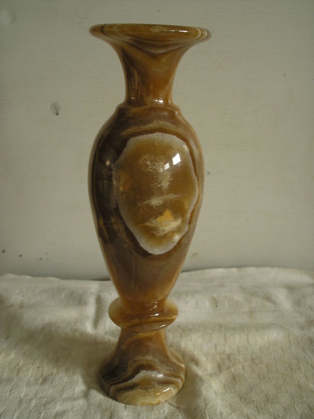  JOLI VASE EN MARBRE Décoration