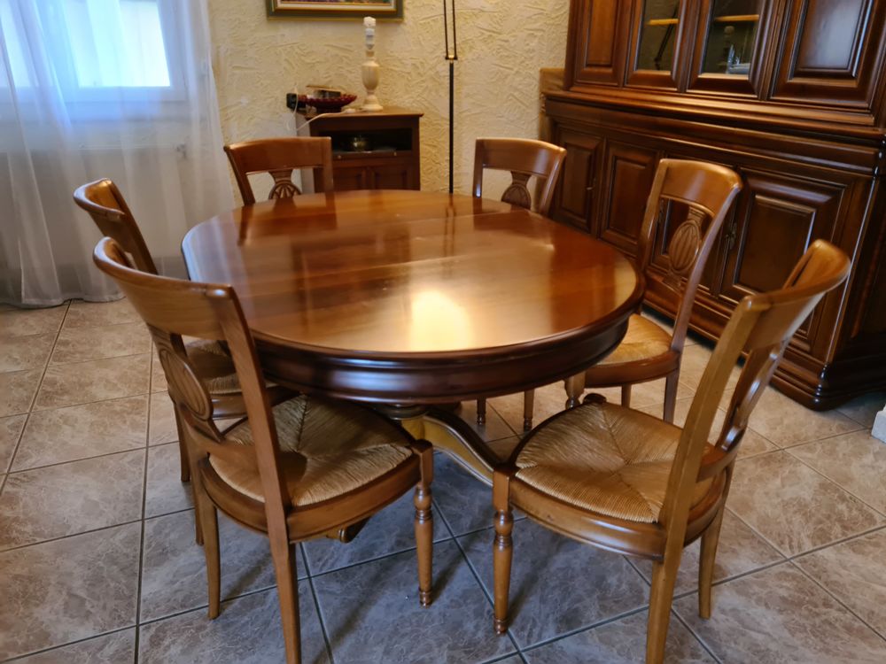 Table de salle &agrave; manger en bois massif +6 chaises Meubles