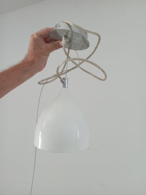 un luminaire blanc Gradignan (33)