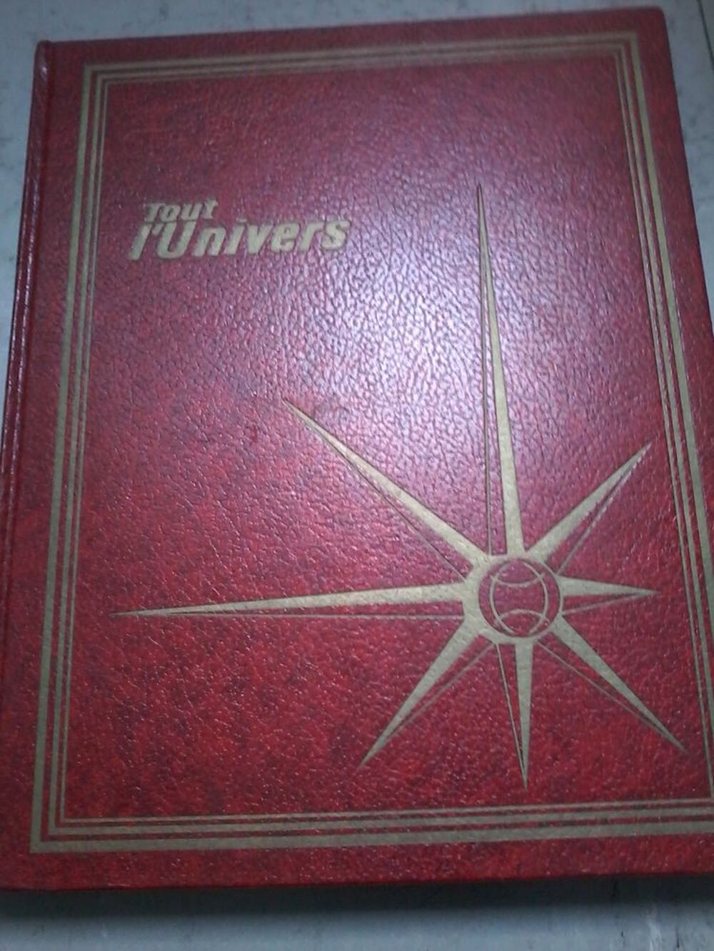 6 beau livres de collection tout univers 