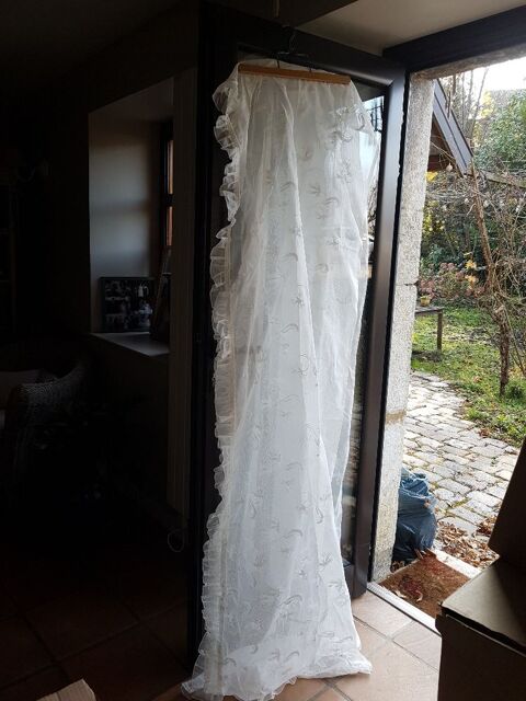 Grand rideau/tissu fin imprim�s blancs avec attache, vintage 8 Mouxy (73)