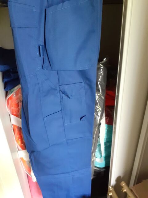 Pantalon de travail bleu taille 42 neuf avec poche de securite 15 Lens (62)