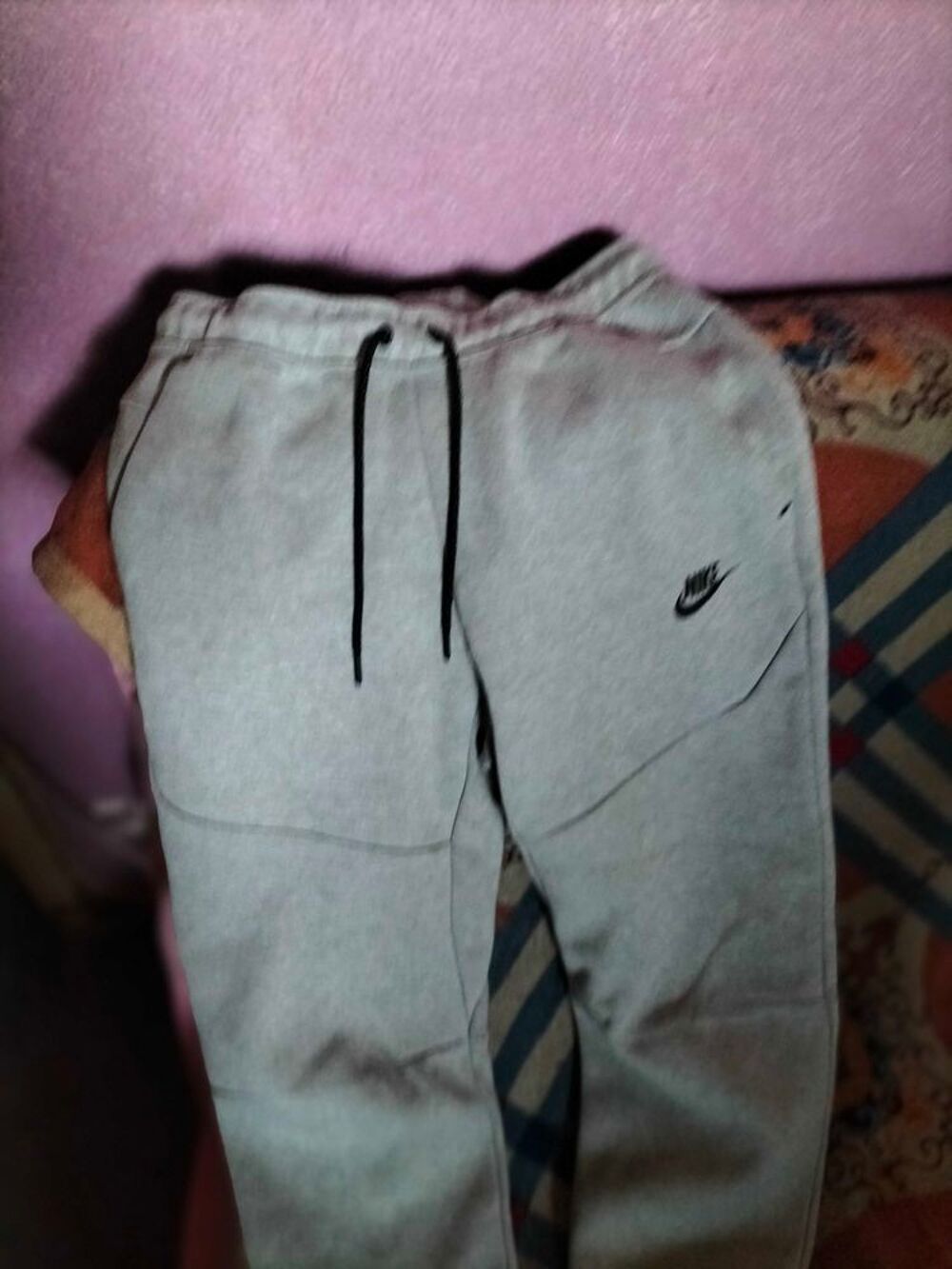 pantalon jogging Nike taille S tr&egrave;s bon &eacute;tat Vêtements