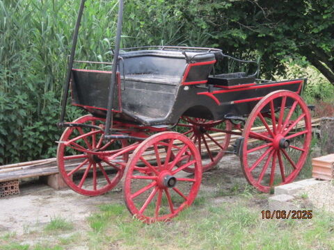 Cal&egrave;che ancienne  350 71370 L'abergement-sainte-colombe