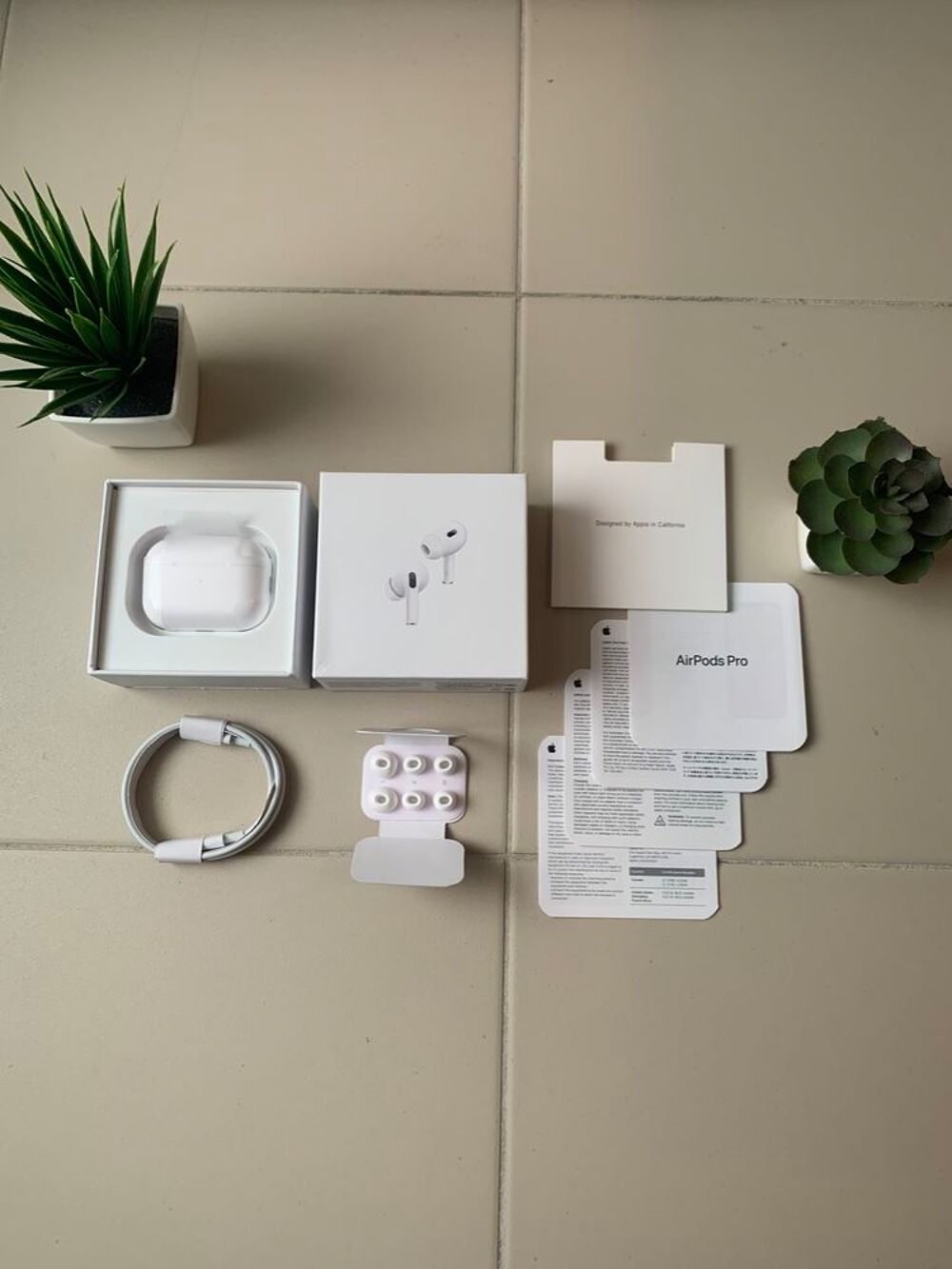 AirPods Pro 2 USB-C NEUF Téléphones et tablettes