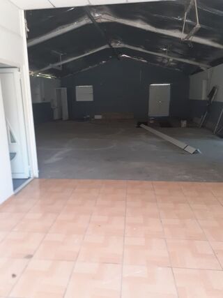  Parking / Garage à louer 38 m²