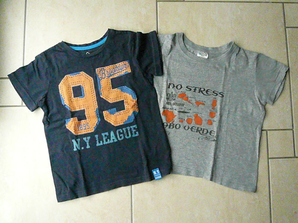 Lot de 2 tee-shirts gar&ccedil;on 6 ans (n&deg;26) Vêtements enfants