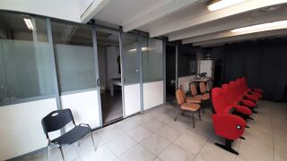   LOCAL COMMERCIAL 125 M² POUR TOUTES ACTIVITES COMMERCIALES, LIBERALES, ARTISANAT OU STOCKAGE Nimes