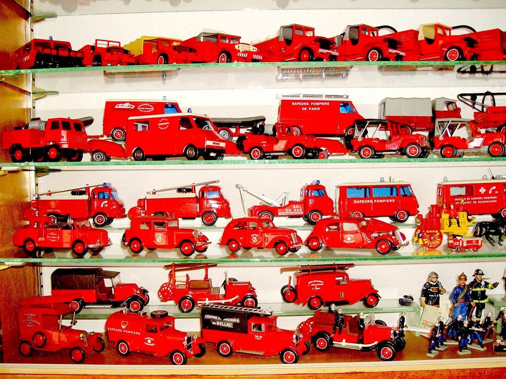 COLLECTION VEHICULES MINIATURES majorit&eacute; pompiers 