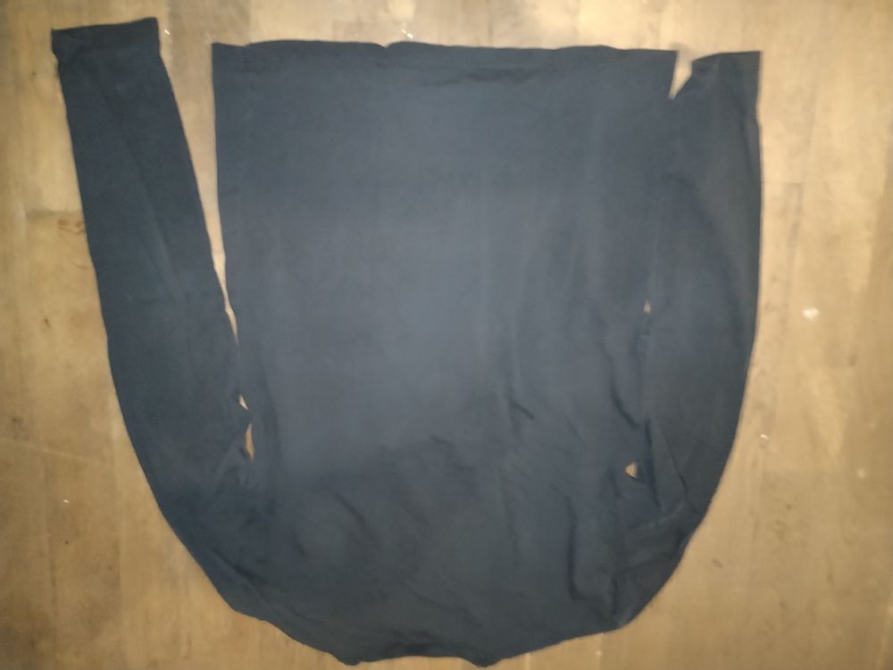 T-shirt manches longues GUESS (Taille S)
Vtements
