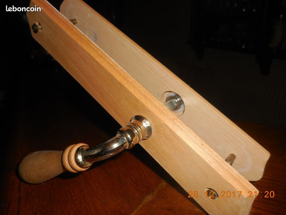double poign&eacute;e de porte bois Bricolage