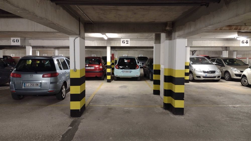 Location Parking/Garage emplacement de parking - Reims Centre ville - 8m² Reims
