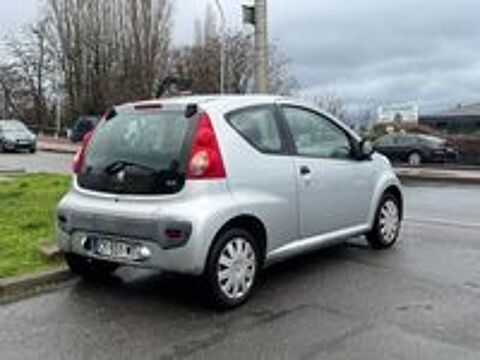 107 1.0e 12V 68ch BLUE LION Trendy 2007 occasion 94000 Cr&eacute;teil