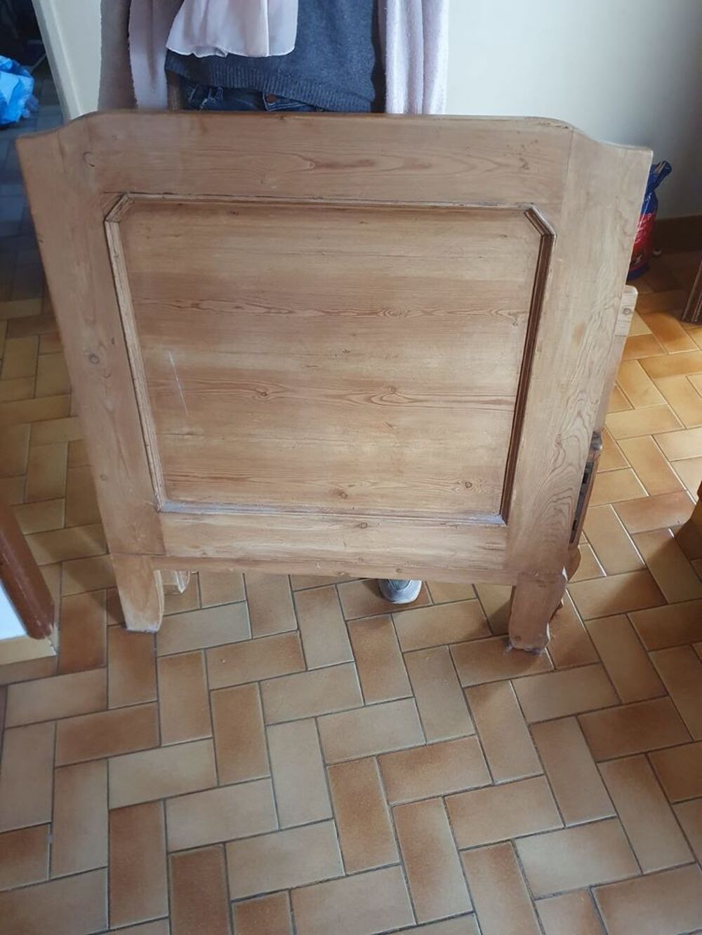 Magnifique lit scandinave en bois massif pour une personne Meubles