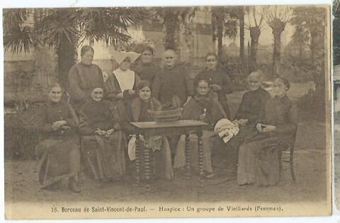 Berceau de saint vincent de paul un groupe de vieille femmes 10 Castel-Sarrazin (40)
