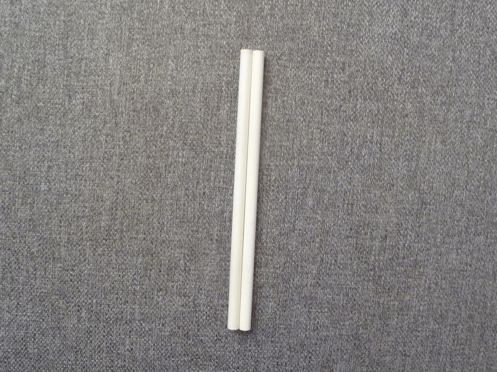 3 Crayons &agrave; Papier- 2 Blanc et 1 Rouge- Neuf Décoration
