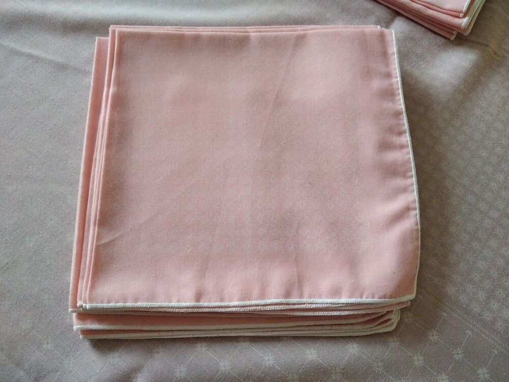 Nappe rose + 12 serviettes assorties Décoration