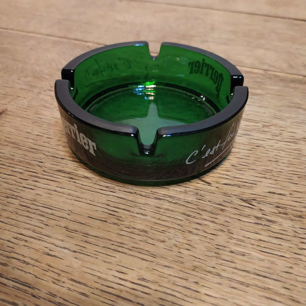 cendrier Neuf de couleur verte Décoration