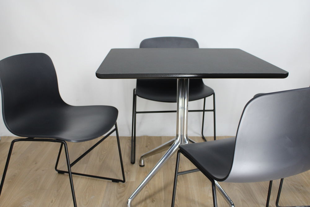 Table HAY "About a Table" AA15 noir carr&eacute; par Hee Welling Meubles