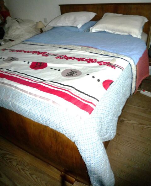 Chambre Complète en noyer 
309 Dole (39)