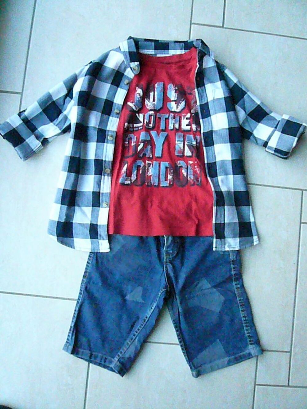 Ensemble 3 pi&egrave;ces 8 ans (n&deg;61) Vêtements enfants