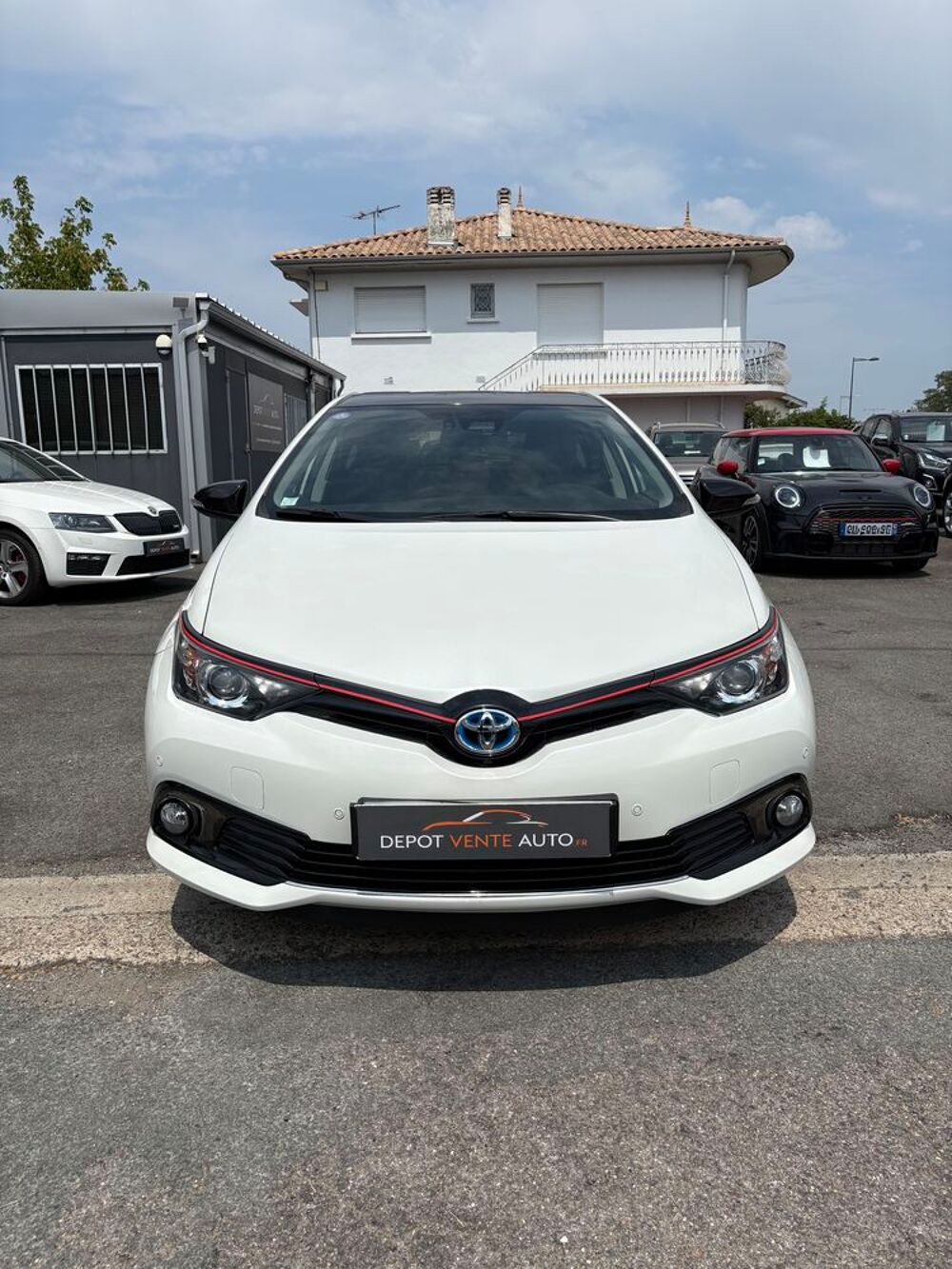 Auris Hybride Pro 136h Tendance Business occasion 33560 Carbon-Blanc