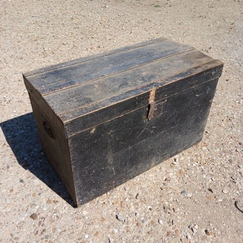 malle ancienne bois 50 Vendeuvre-du-Poitou (86)