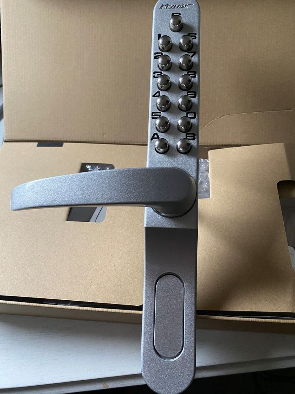 Poignee &agrave; code Keylex profil neuves Meubles