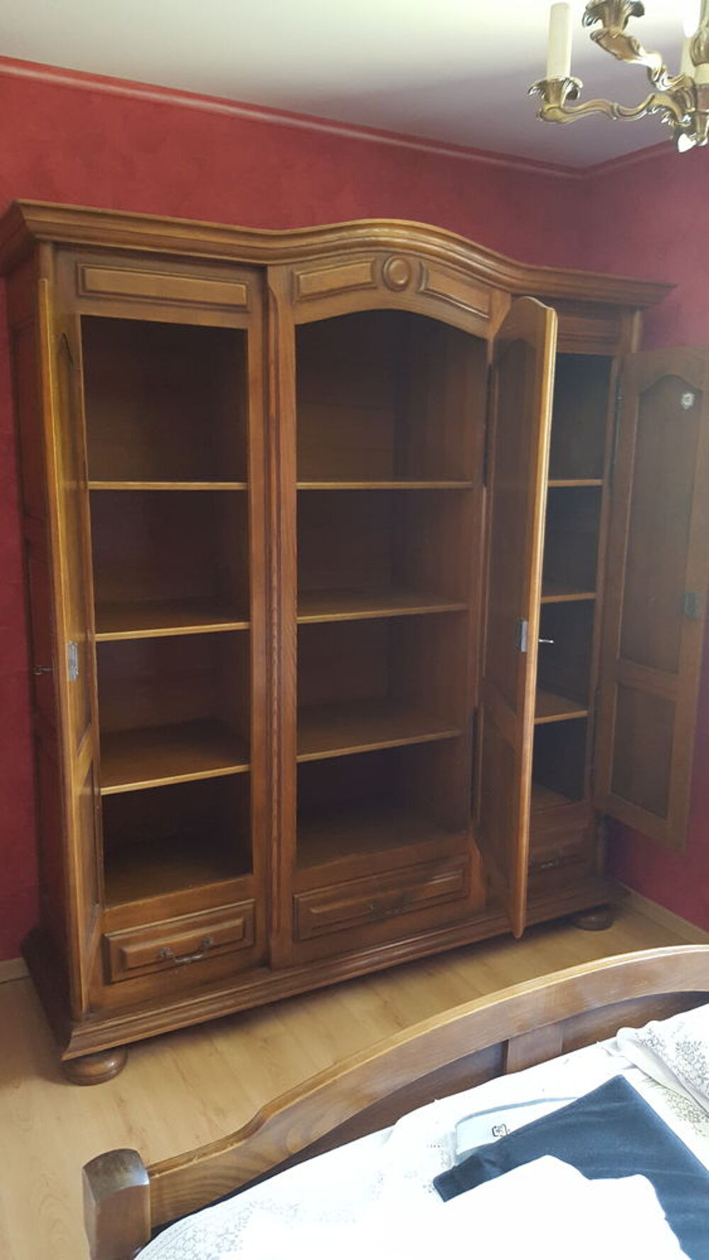 Armoire ch&ecirc;ne massif 3 portes 3 tiroirs Meubles