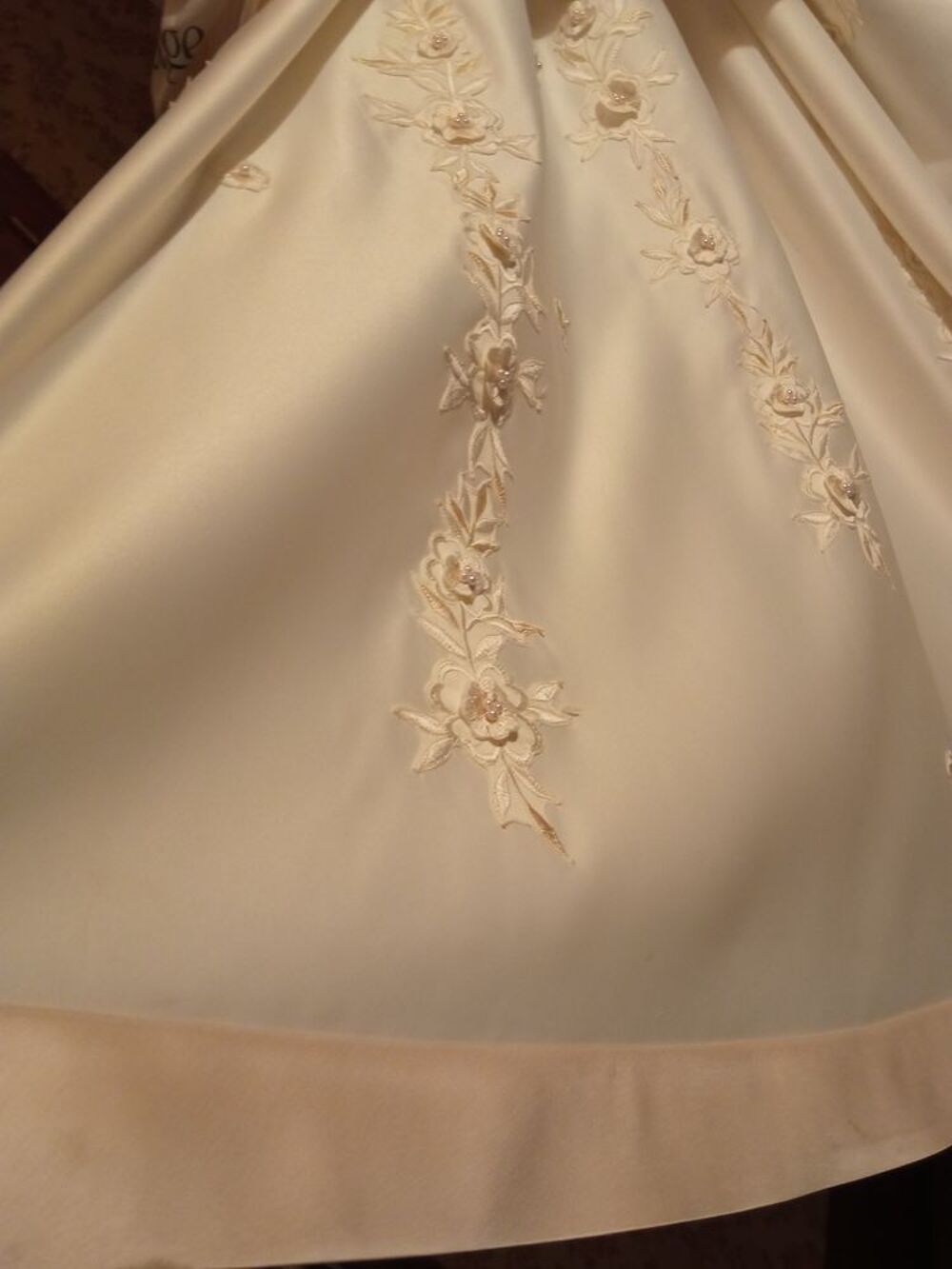 Robe de mari&eacute;e &eacute;cru V�tements