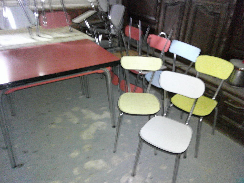 10 chaises de bistrot anciennes Meubles