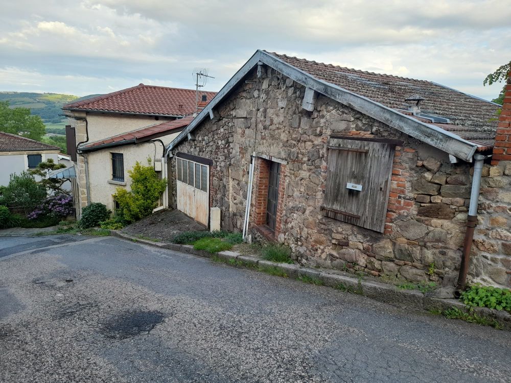 Vente Maison Maison de village à rénover, jardin attenant. Meys