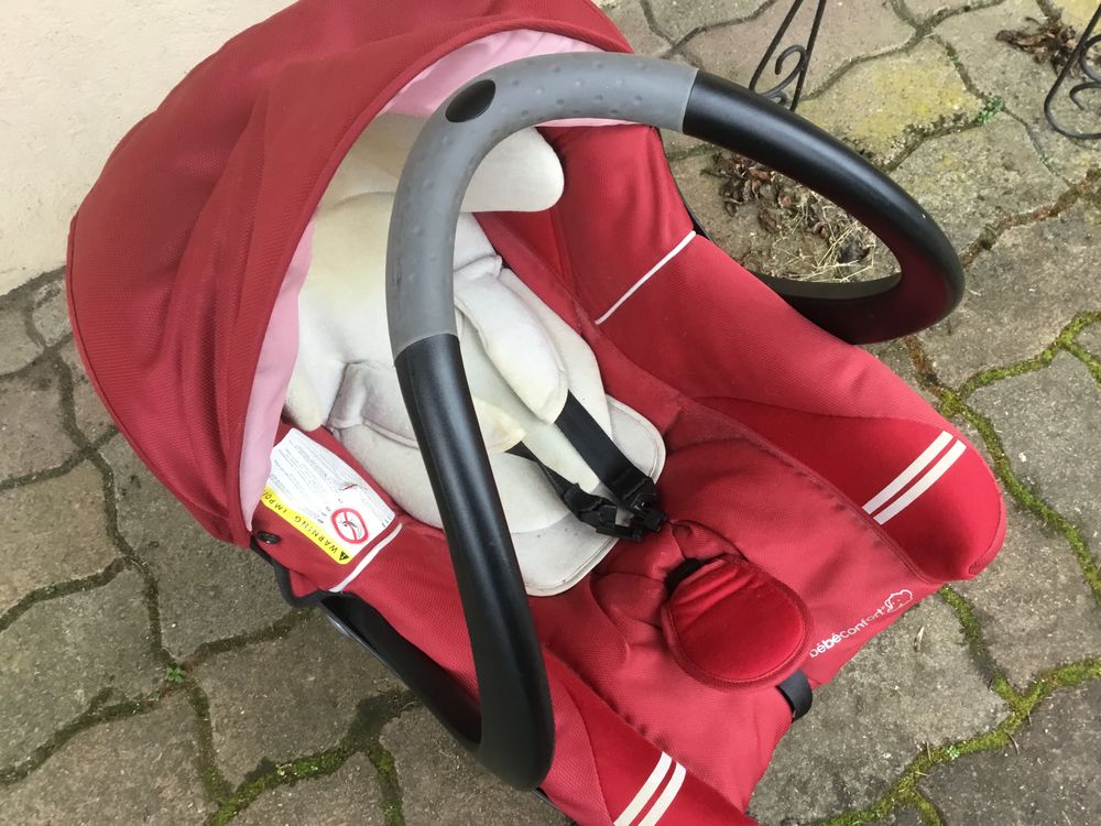 Poussette tout terrain Pu�riculture