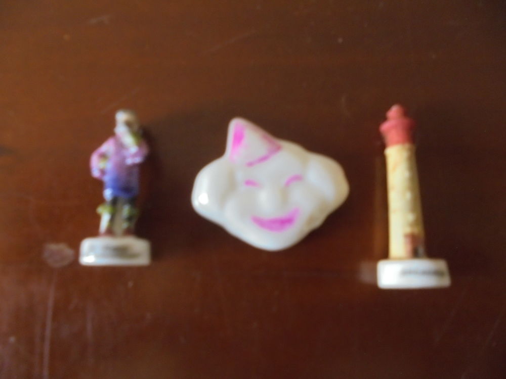 Lot de 5 f&egrave;ves (28a) 