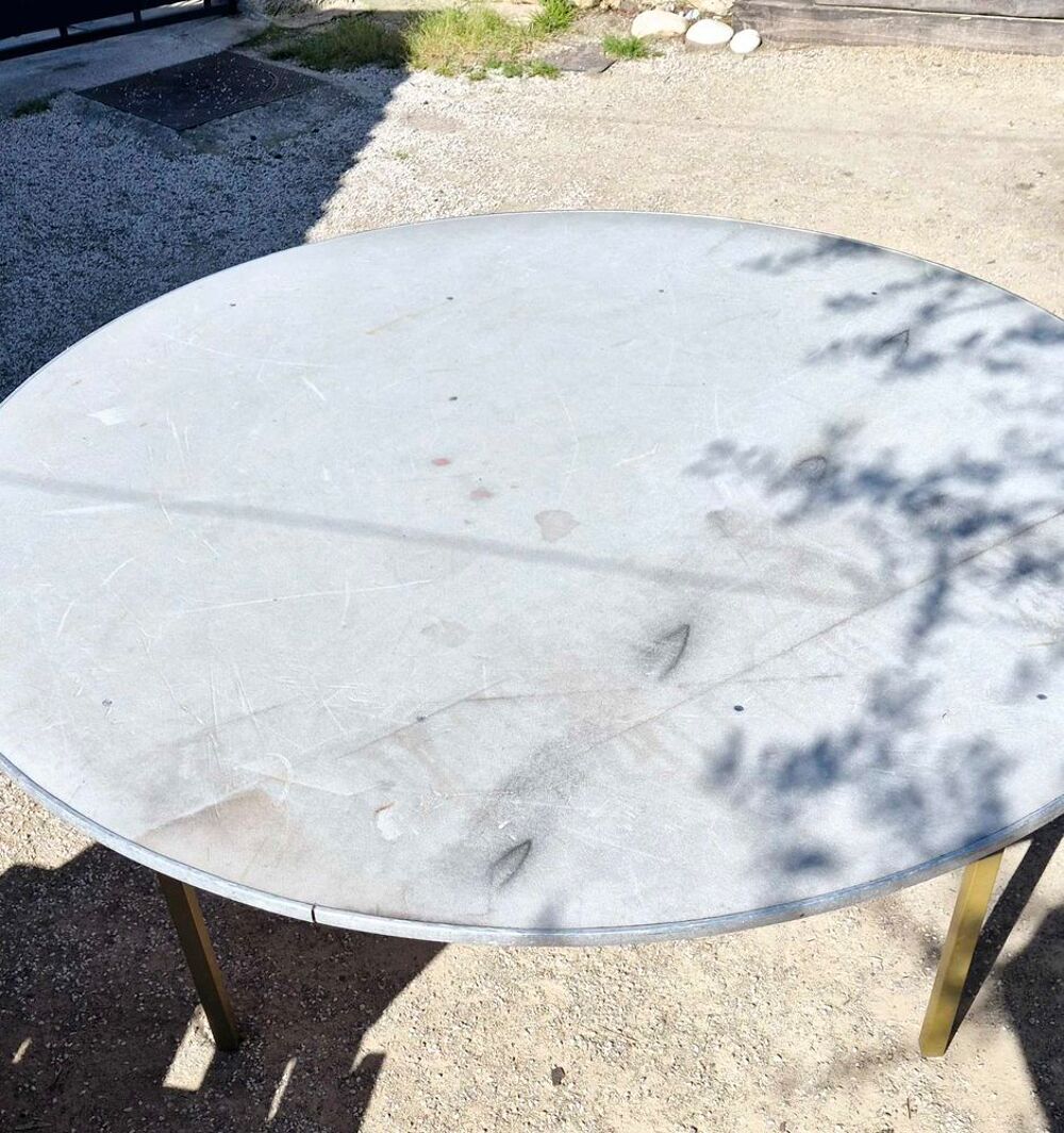 Lot des Tables rondes pour &agrave;v&eacute;nements Meubles